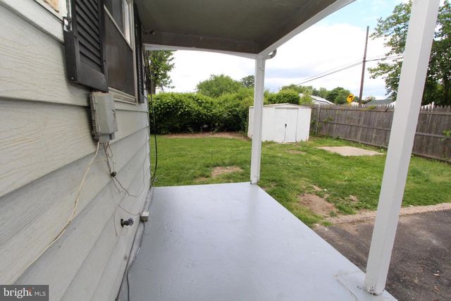 5634 MITCHELL RD, Levittown, PA 19057