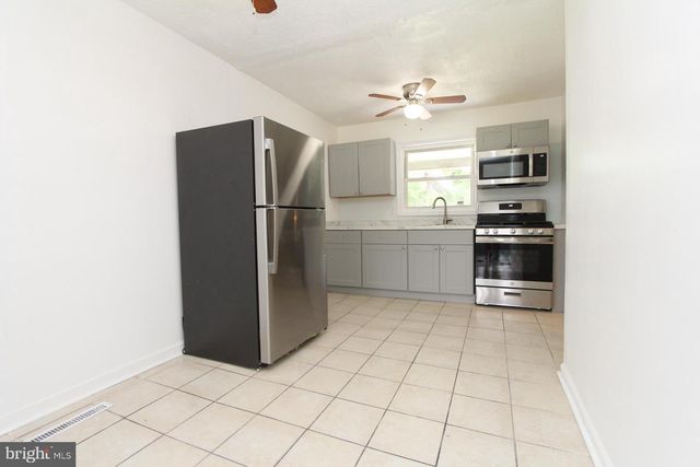 5634 MITCHELL RD, Levittown, PA 19057