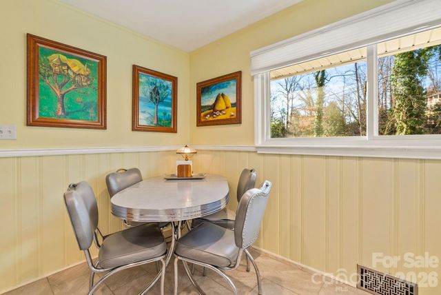 2 Bevlyn Drive, Asheville, NC 28803