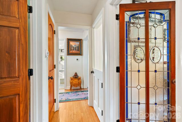 2 Bevlyn Drive, Asheville, NC 28803
