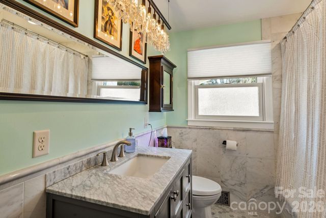 2 Bevlyn Drive, Asheville, NC 28803