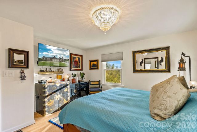2 Bevlyn Drive, Asheville, NC 28803