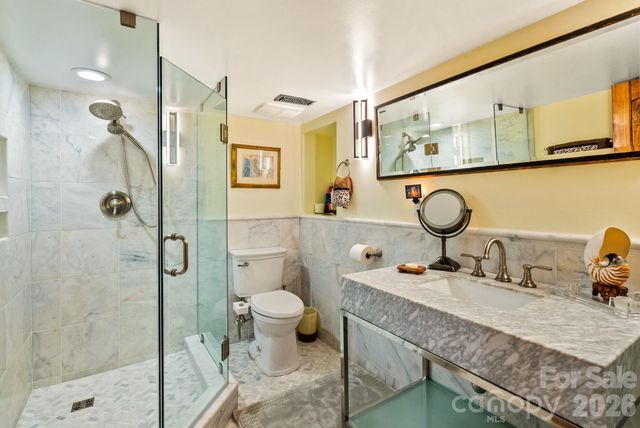 2 Bevlyn Drive, Asheville, NC 28803