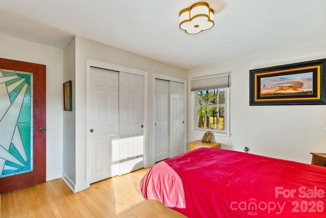 2 Bevlyn Drive, Asheville, NC 28803