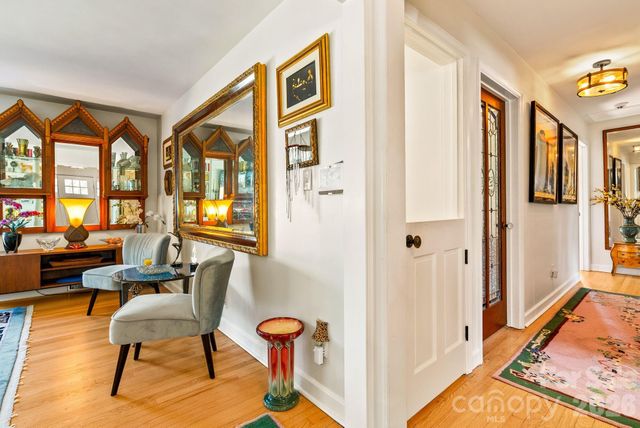 2 Bevlyn Drive, Asheville, NC 28803