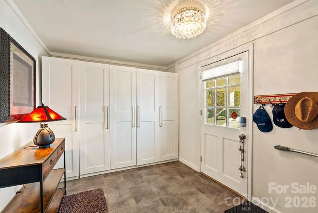 2 Bevlyn Drive, Asheville, NC 28803