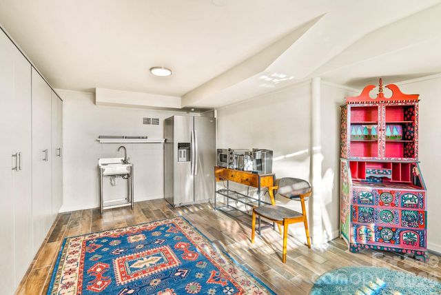 2 Bevlyn Drive, Asheville, NC 28803