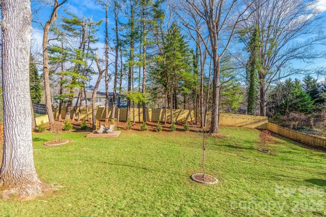 2 Bevlyn Drive, Asheville, NC 28803