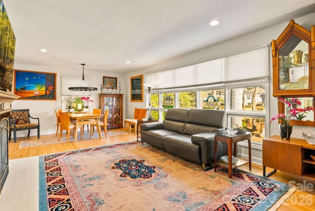 2 Bevlyn Drive, Asheville, NC 28803