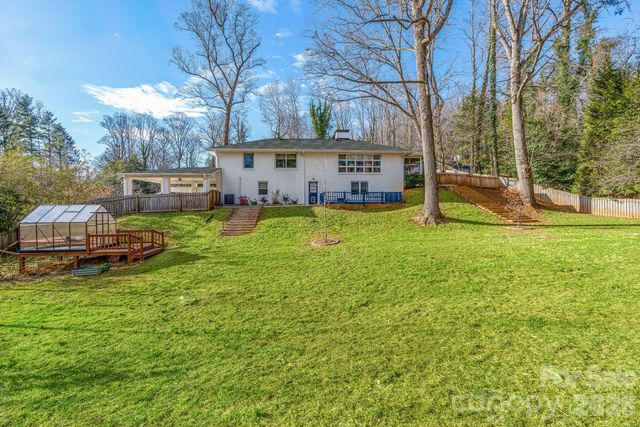 2 Bevlyn Drive, Asheville, NC 28803