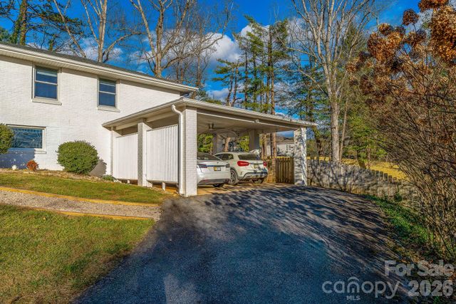 2 Bevlyn Drive, Asheville, NC 28803