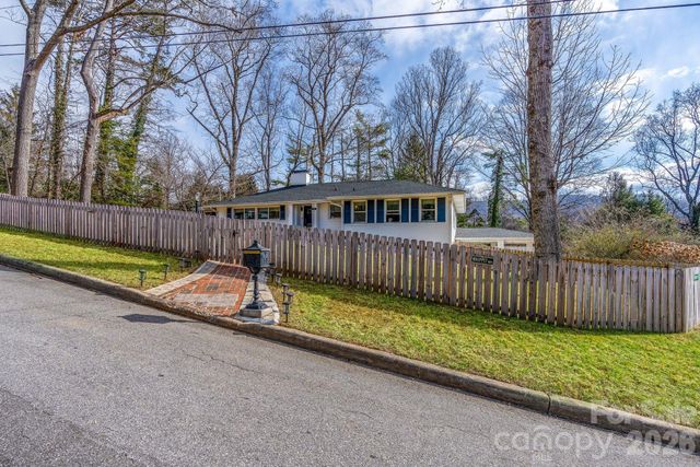 2 Bevlyn Drive, Asheville, NC 28803