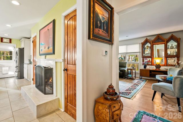 2 Bevlyn Drive, Asheville, NC 28803