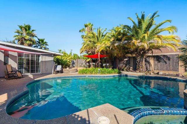 8308 Haliburton Court, Citrus Heights, CA 95610