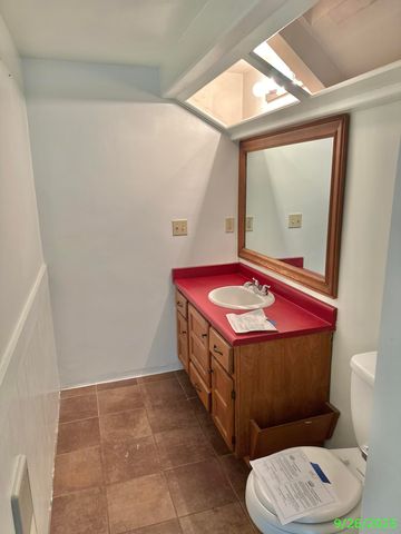 1690 NE Beacon Drive, Grants Pass, OR 97526