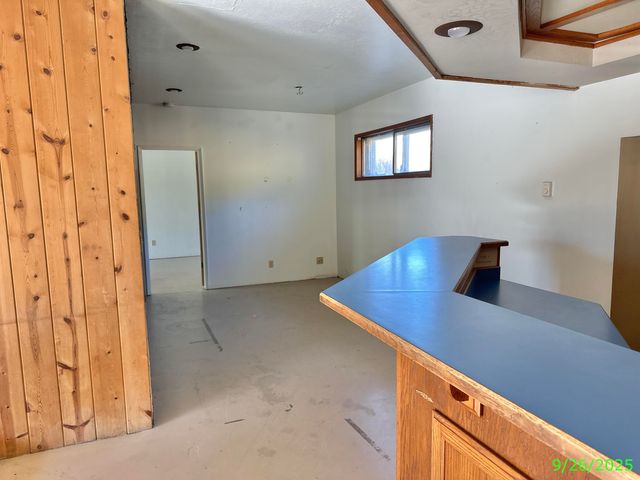 1690 NE Beacon Drive, Grants Pass, OR 97526