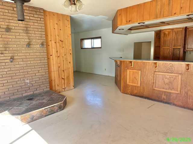 1690 NE Beacon Drive, Grants Pass, OR 97526