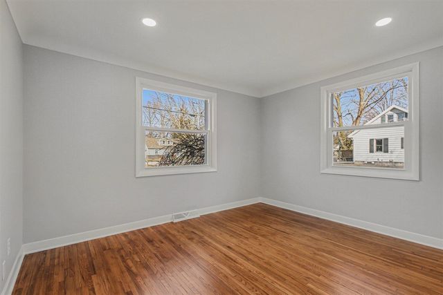 7134 Maplewood Drive, Temperance, MI 48182