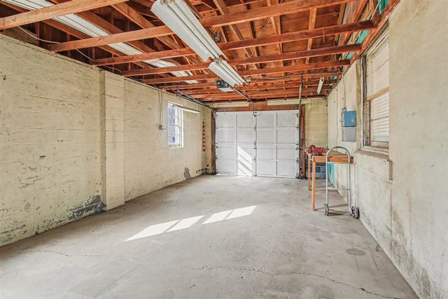 7134 Maplewood Drive, Temperance, MI 48182