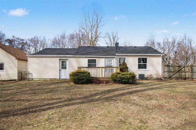 7134 Maplewood Drive, Temperance, MI 48182