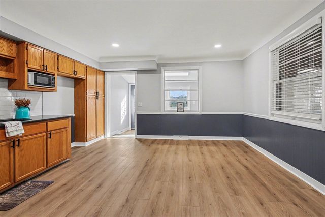 7134 Maplewood Drive, Temperance, MI 48182