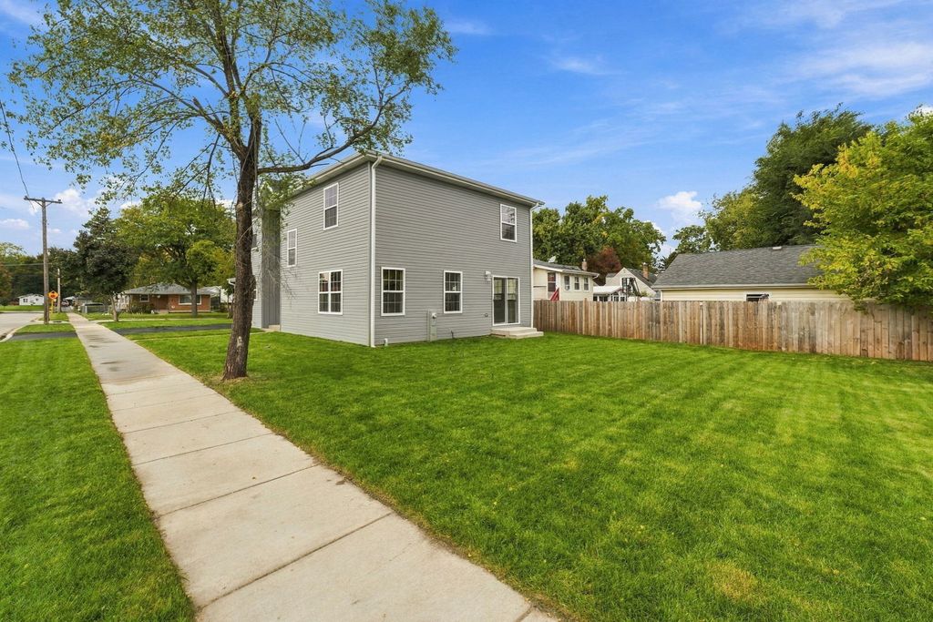 201 N Bierman Avenue, Villa Park, IL 60181 — photo 3