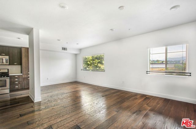 2974 Ripple Place 203, Los Angeles, CA 90039
