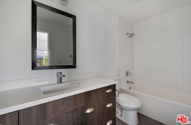 2974 Ripple Place 203, Los Angeles, CA 90039