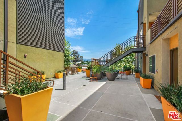 2974 Ripple Place 203, Los Angeles, CA 90039