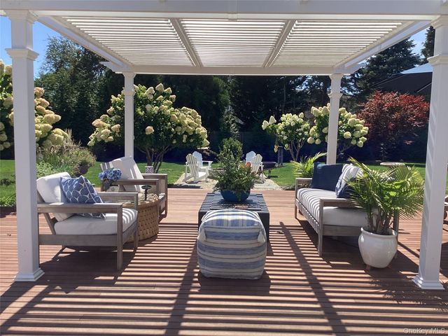 25 Lighthouse Road, Southold, NY 11971