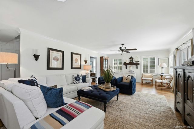 25 Lighthouse Road, Southold, NY 11971