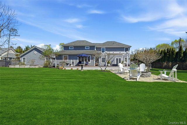 25 Lighthouse Road, Southold, NY 11971