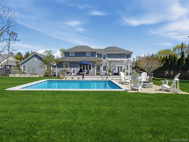25 Lighthouse Road, Southold, NY 11971