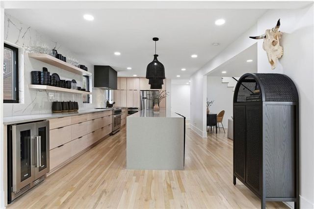 5500 Mission Road, Fairway, KS 66205