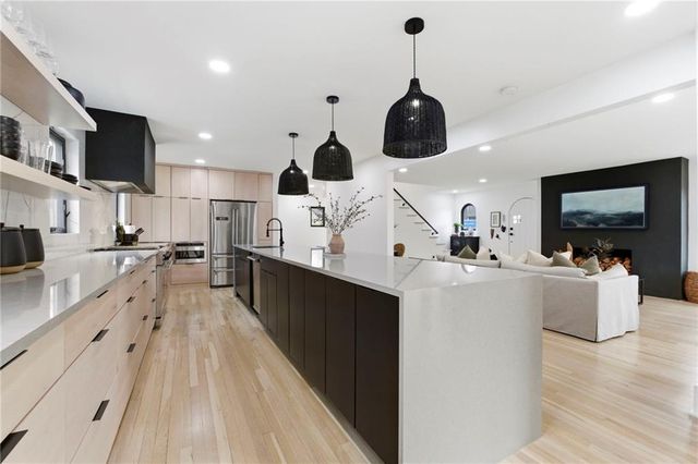 5500 Mission Road, Fairway, KS 66205