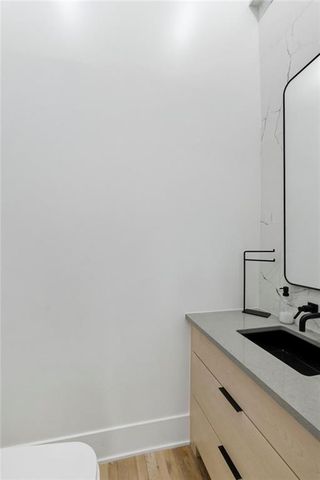 5500 Mission Road, Fairway, KS 66205