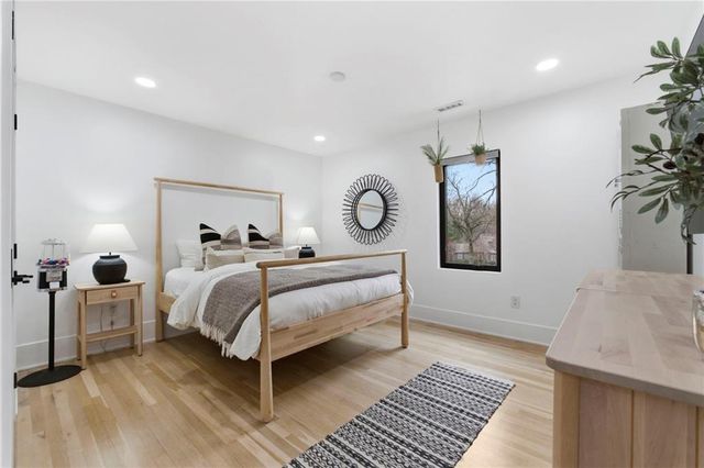 5500 Mission Road, Fairway, KS 66205