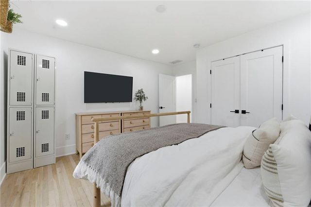 5500 Mission Road, Fairway, KS 66205