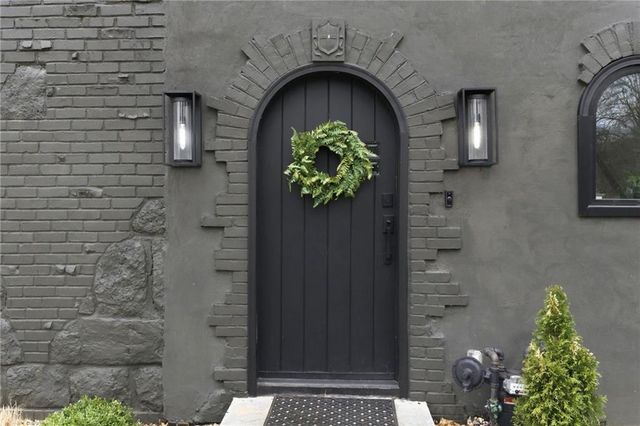 5500 Mission Road, Fairway, KS 66205