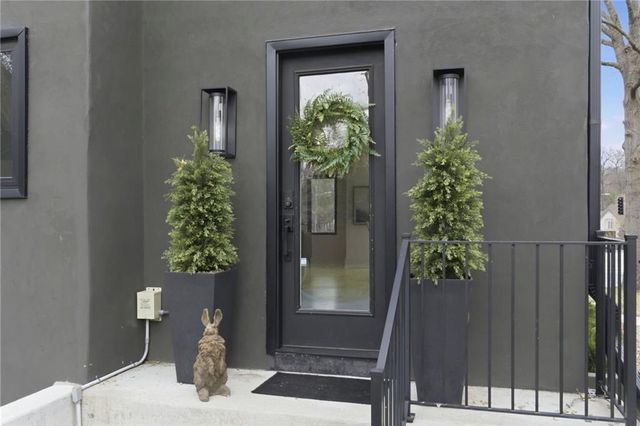 5500 Mission Road, Fairway, KS 66205