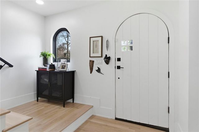 5500 Mission Road, Fairway, KS 66205