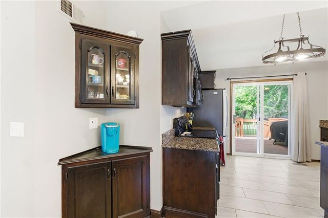 1005 NW PENNINGTON Place, Blue Springs, MO 64015