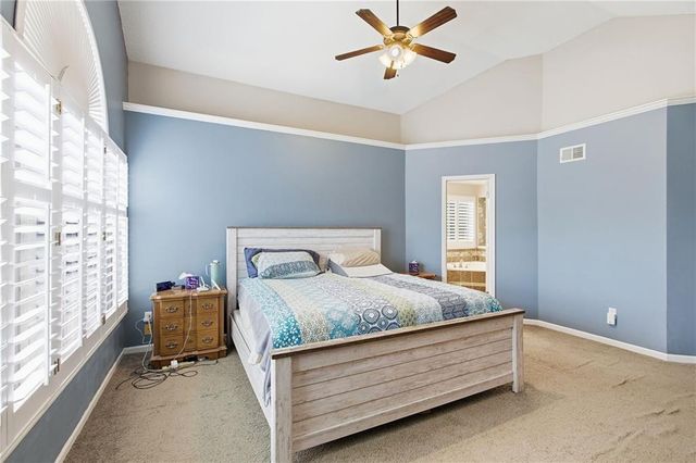 1005 NW PENNINGTON Place, Blue Springs, MO 64015