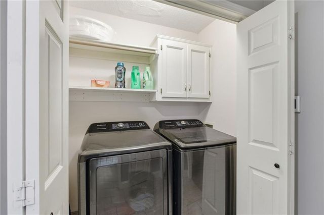 1005 NW PENNINGTON Place, Blue Springs, MO 64015