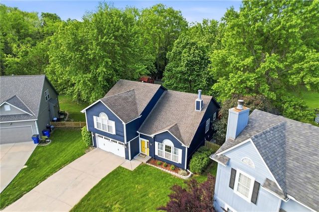 1005 NW PENNINGTON Place, Blue Springs, MO 64015