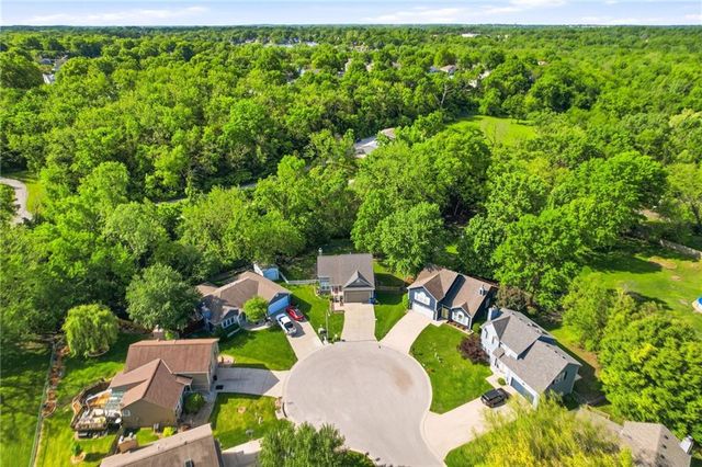 1005 NW PENNINGTON Place, Blue Springs, MO 64015