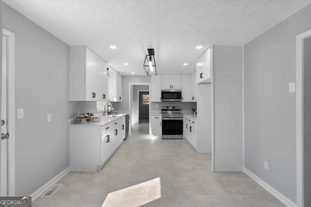 11 Ridgeview Drive, Silver Creek, GA 30173