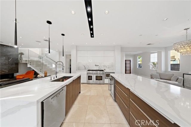 27701 Crestknoll Court, Murrieta, CA 92563