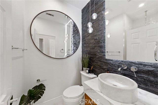 27701 Crestknoll Court, Murrieta, CA 92563