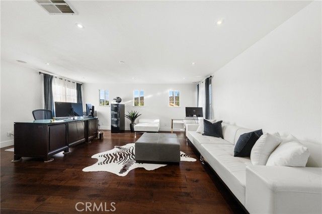 27701 Crestknoll Court, Murrieta, CA 92563